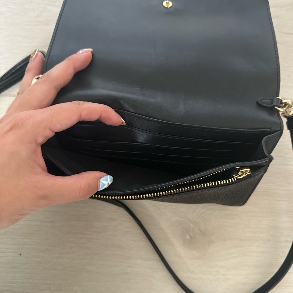 Coach crossbody purse - Picture 3 of 8